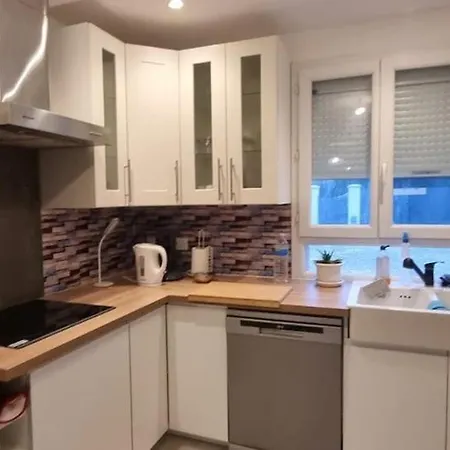 Maison Familiale Equipee *