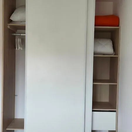 Maison Familiale Equipee بيت للعطل