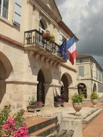 Maison Familiale Equipee بيت للعطل